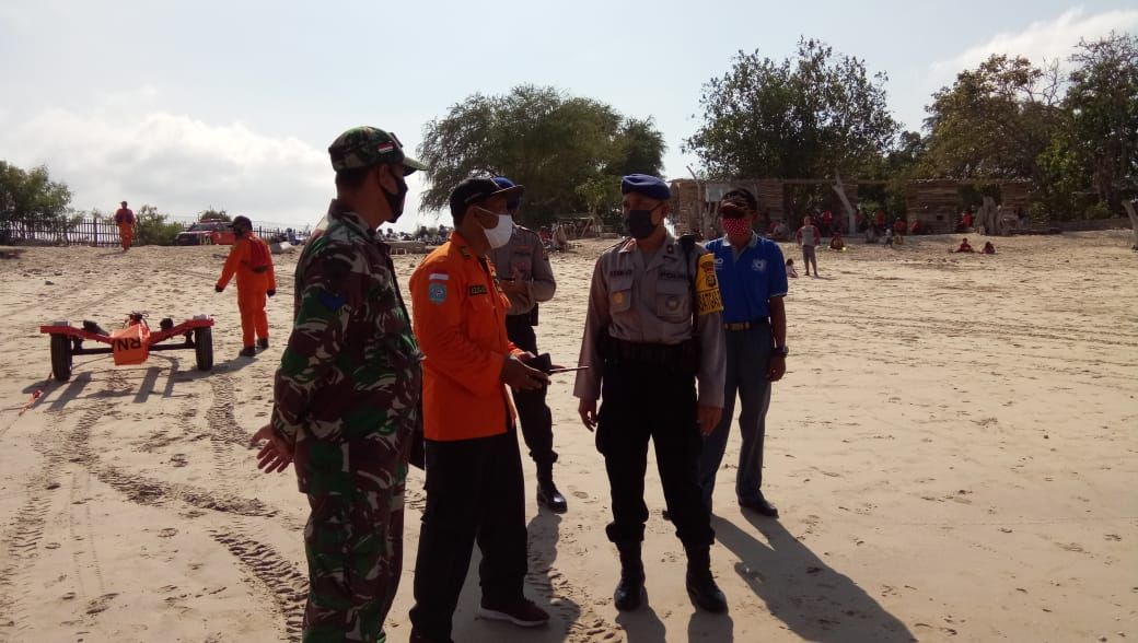 podiumnews.com-Dua Nelayan Terhepas Ombak di Kedongan, Satu Hilang